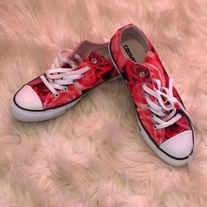 Converse low top women’s sneakers with Rose print